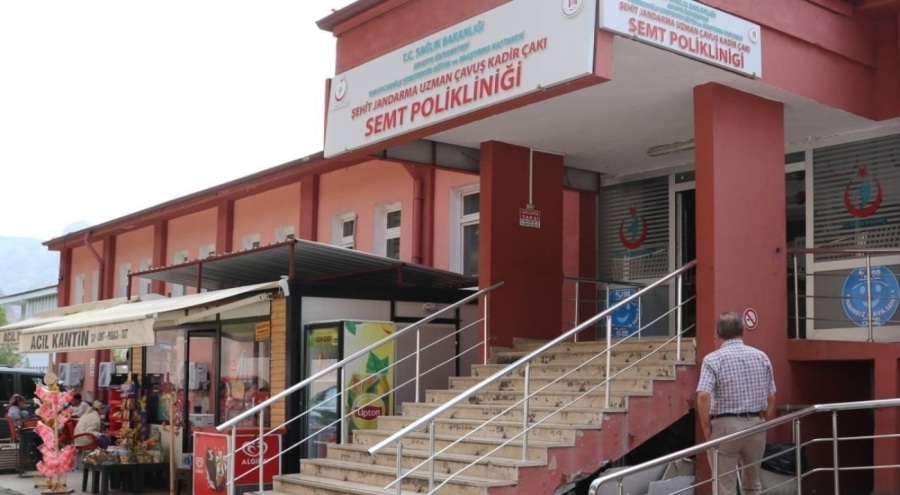 Doğum günü pastasından fenalaşan 14 kişi hastaneye kaldırıldı