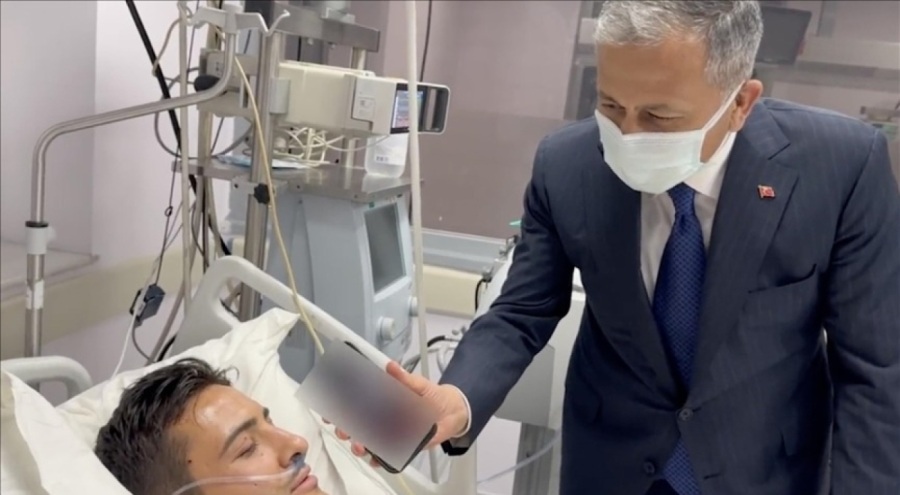 Erdoğan'ın terör saldırısında yaralanan polis Demirel ile görüşme görüntüleri paylaşıldı