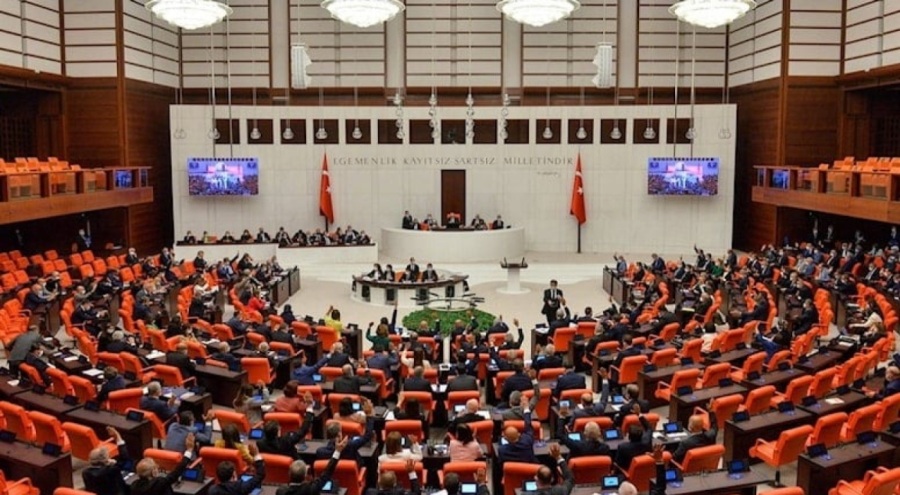 'Kamuda mülakat kaldırılsın' önerisi AK Parti ve MHP oylarıyla reddedildi