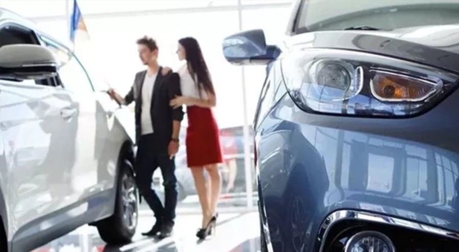 Otomobil fiyatları düşüşe geçti! "Bayiler indirim teklif ediyor"