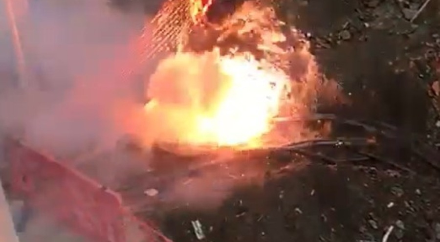 Elektrik kabloları yangın çıkardı! Havai fişek gibi patladı