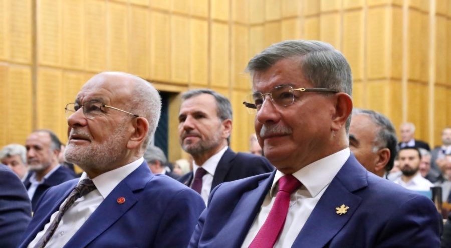 Davutoğlu'ndan yeni anayasa çağrısına yanıt