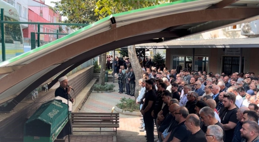 Bursa'da kahvehanedeki silahlı saldırıda yaşamını yitiren adam son yolculuğuna uğurlandı