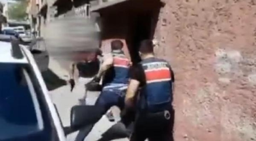 1 milyon lira değerinde kaçak cep telefonu ele geçirildi