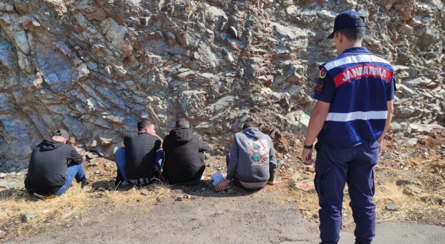 Fethiye'de 68 kaçak göçmen ile 2 organizatör yakalandı