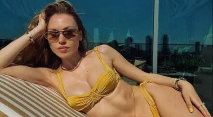 Duygu Özaslan dünya trendine uydu!