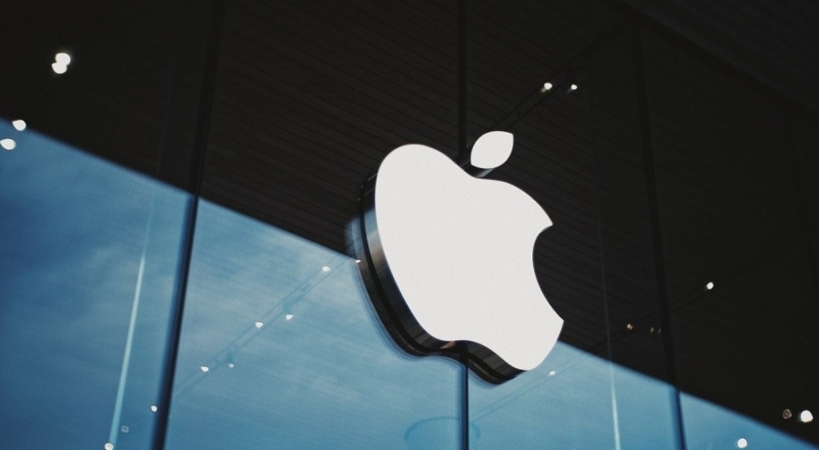 Apple yeni telefonundaki ısınma sorunu kabul etti