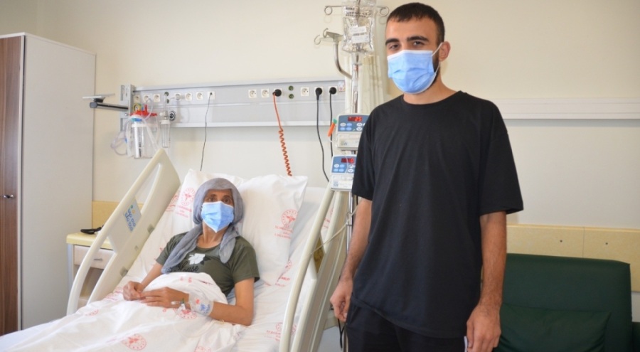 Bursa'da oğlunun böbreği ile hayata tutundu