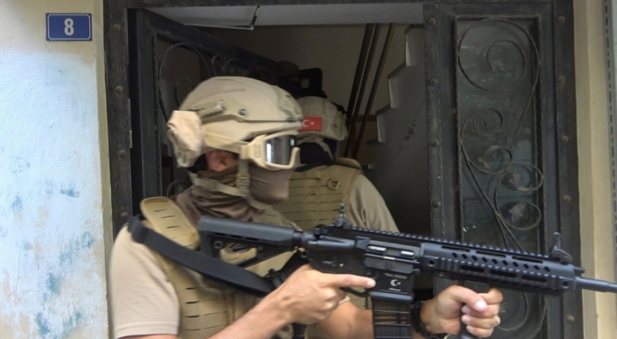 Antalya'da hava, kara ve deniz destekli eş zamanlı uyuşturucu operasyonu!