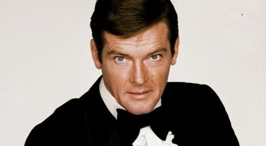 James Bond yıldızının eşyaları rekor fiyata satıldı
