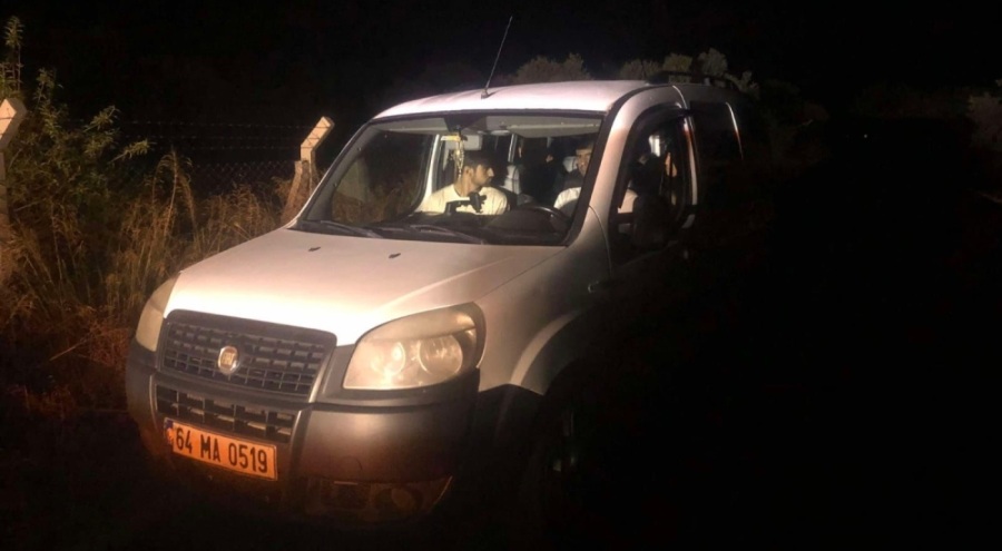 Ticari araç içinde 9 kaçak göçmen ile 1 organizatör yakalandı