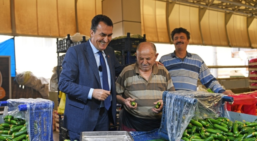 Bursa Osmangazi Belediye Başkanı pazarcı esnafını ziyaret etti