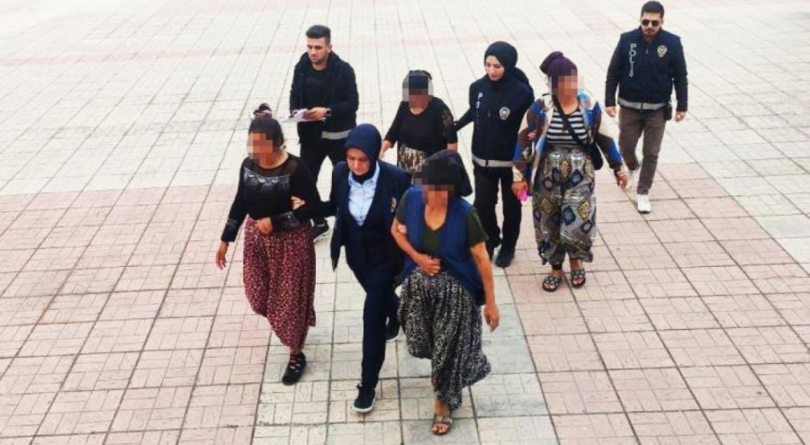 Sıvı yağ ve tencere çaldıkları iddia edilen 4 kadın tutuklandı
