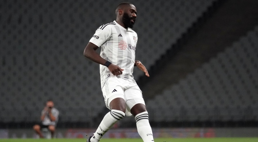 Beşiktaşlı oyuncu Arthur Masuaku'dan üzen haber!