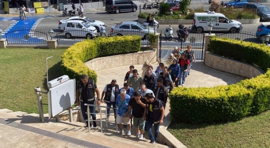 Marmaris'te motoryatla kaçmaya çalışan FETÖ zanlıları tutuklandı