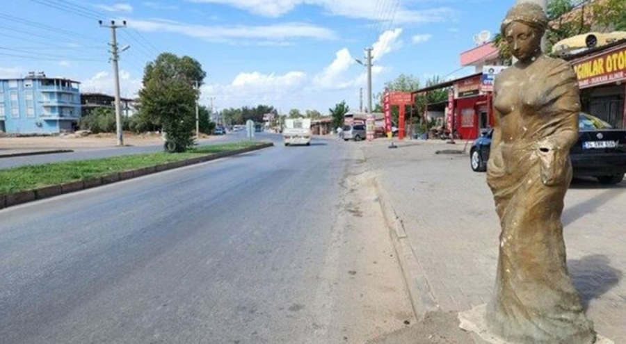 Altın Portakal Film Festivali'nin simgesi Venüs yol kenarı süsü oldu