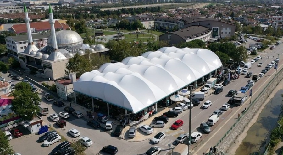 Altınşehir'de modern kapalı pazar alanı açıldı