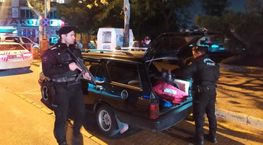 Bursa polisinden huzur ve güven uygulamasında 15 gözaltı