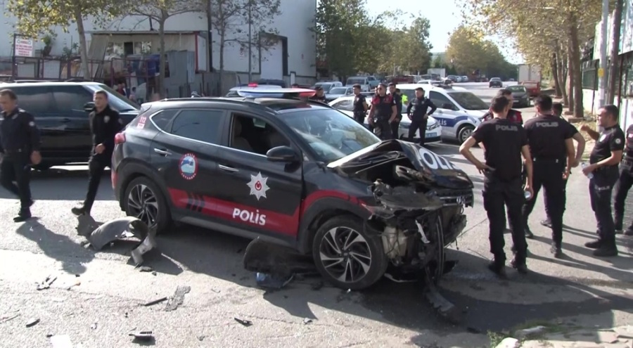 Şüpheli kovalayan polis aracı kaza yaptı! Yaralılar var