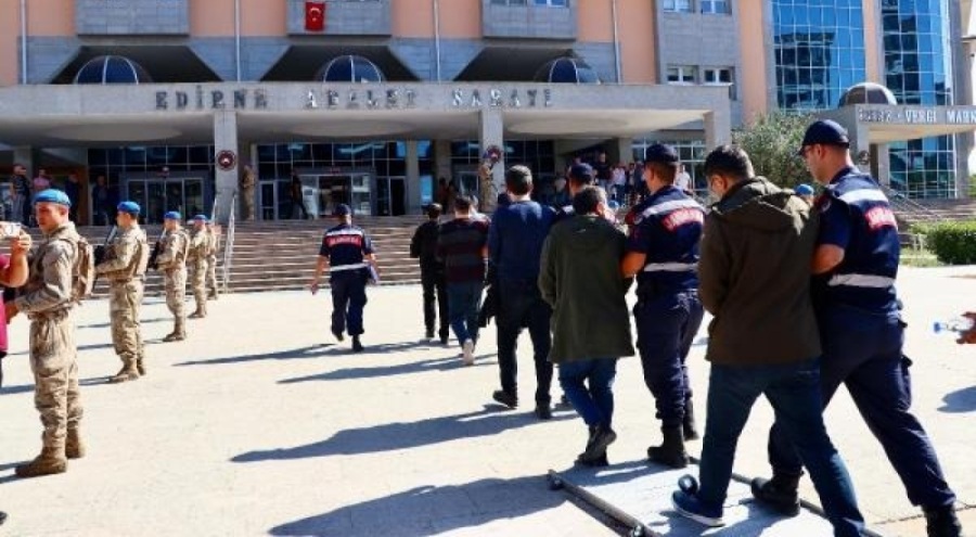 Yunanistan'a kaçmak isteyen 27 FETÖ şüphelisi yakalandı