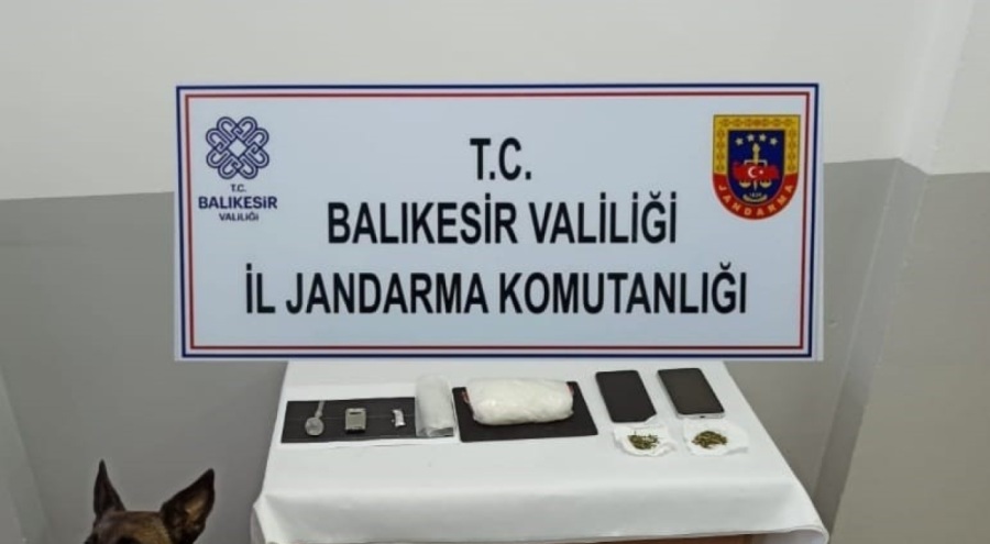 Edremit'te 480 gram metamfetamin ele geçirildi: 2 gözaltı