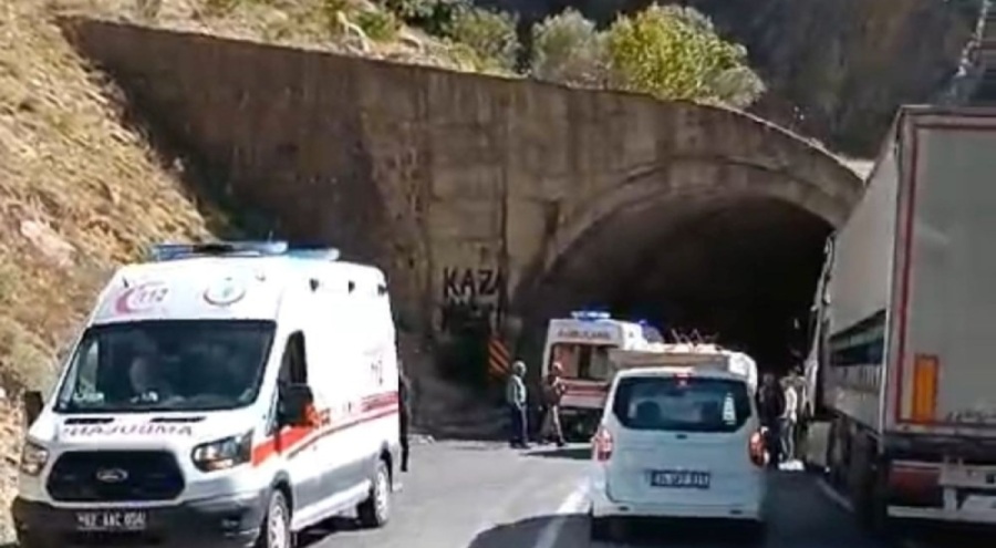 Tunceli'de korkunç kaza! 11 yaralı
