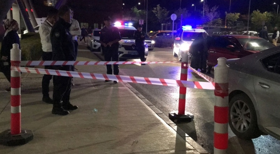 Hastanenin acil servisi önünde silahlı saldırıya uğradı!