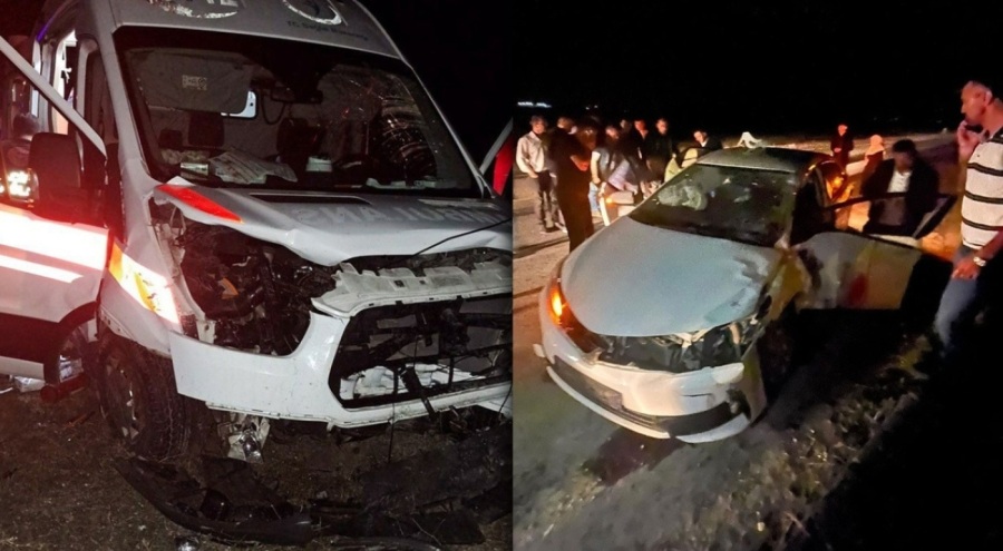 Sakarya'da hasta taşıyan ambulans kaza yaptı: 2 kişi yaralandı