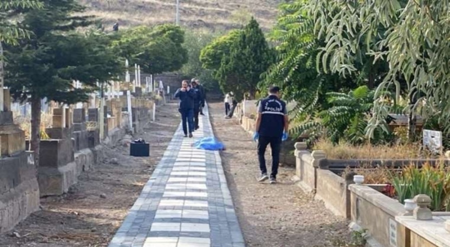 Mezarlıkta erkek cesedi bulundu!
