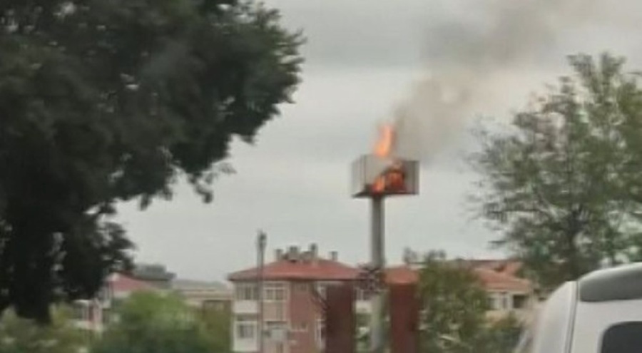 İstanbul'da hastane bahçesindeki baz istasyonu alev aldı!