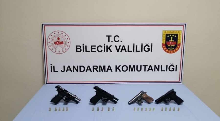 Bilecik'te kaçak silah ticaretine suçüstü