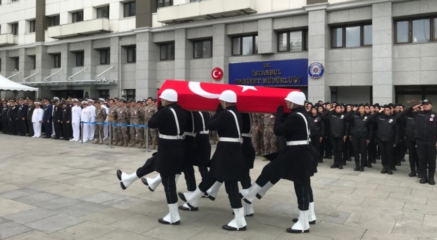 Şehit polis Cihat Ermiş için İstanbul Emniyet Müdürlüğü'nde tören düzenlendi