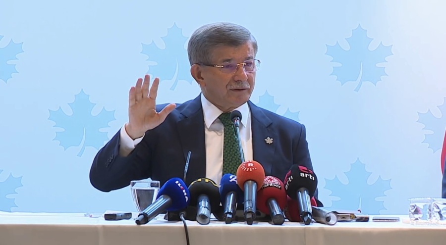 Davutoğlu: Sayın Erdoğan'ın şu anki haline ben ağlıyorum
