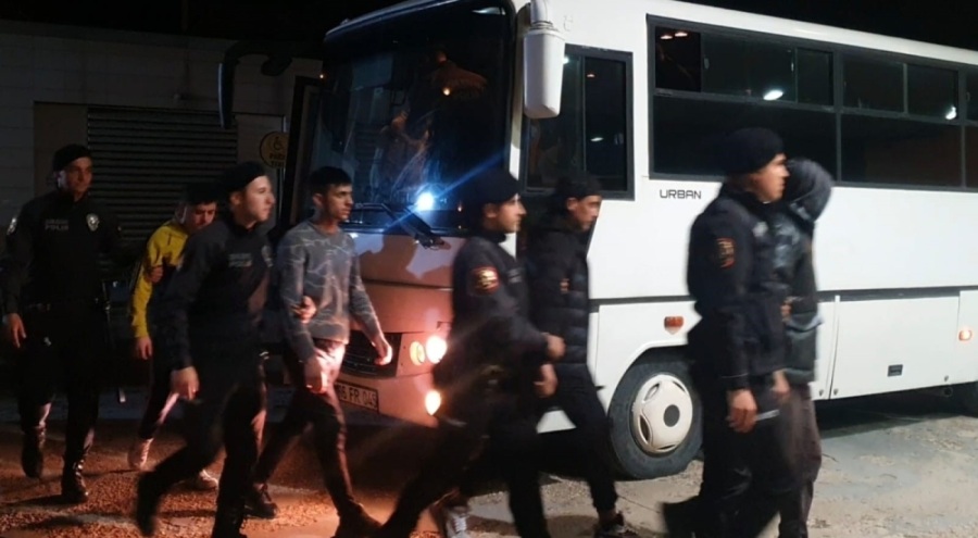 Bursa'da şafak operasyonu: 50 kaçak göçmen yakalandı