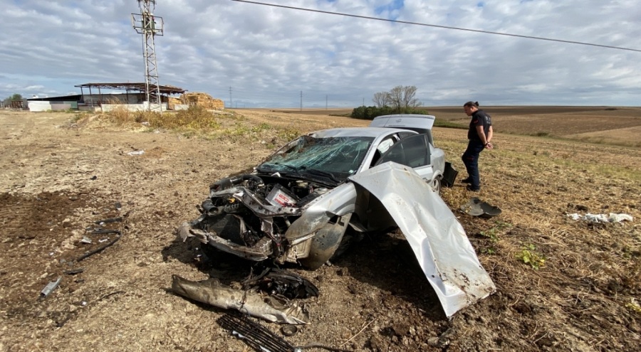 Hurdaya dönen araçtan sağ salim çıktı
