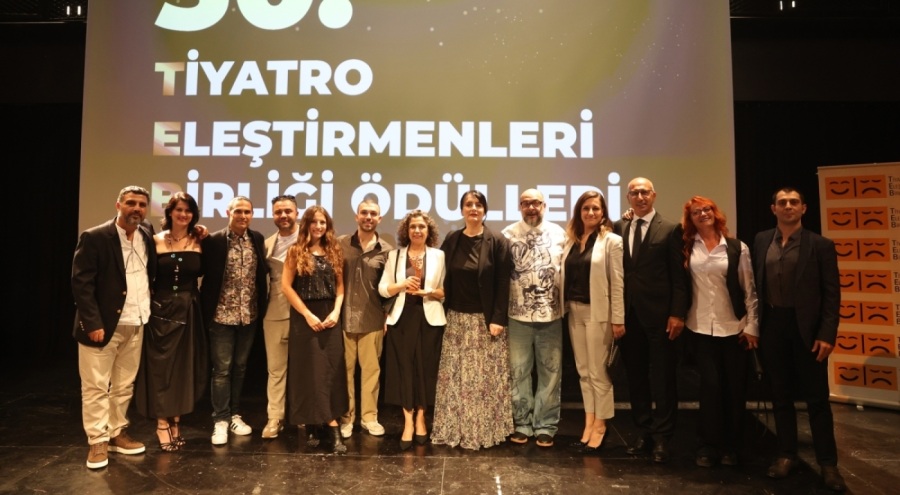 Tiyatro Eleştirmenleri Birliği'nden Nilüfer Kent Tiyatrosu'na yılın oyunu ödülü