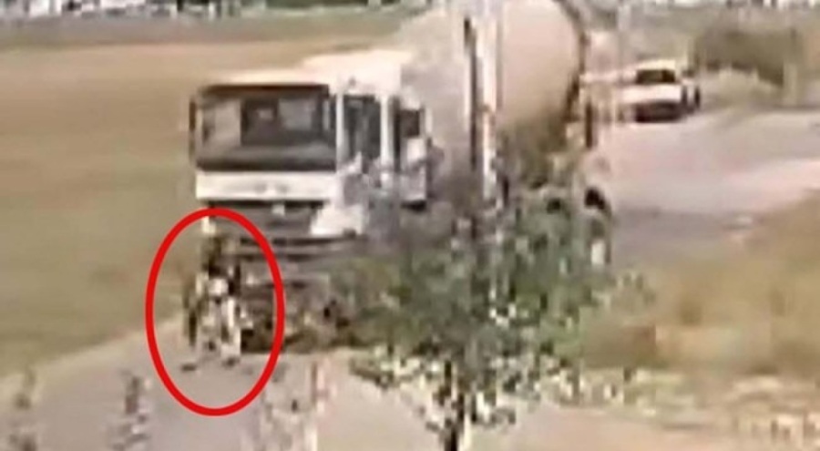 Korkunç olay! Anne ve küçük çocuğu beton mikserinin altında kaldı