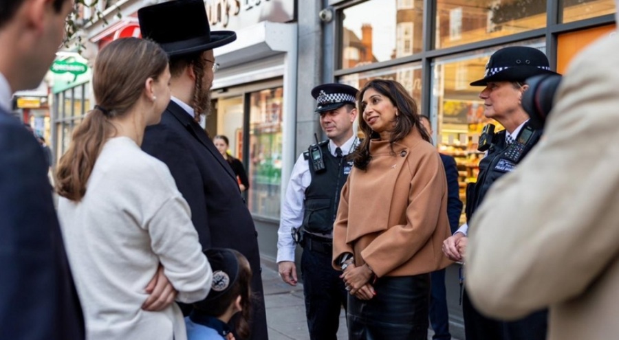 İngiltere İçişleri Bakanı: Filistin bayrağı sallamak her durumda yasal olmayabilir