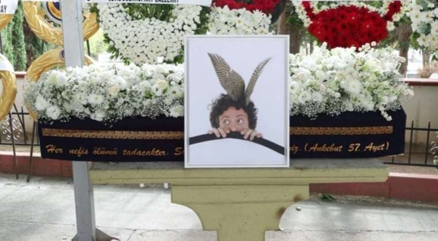 Ünlü sanatçı Haluk Akçakçe son yolculuğuna uğurlandı