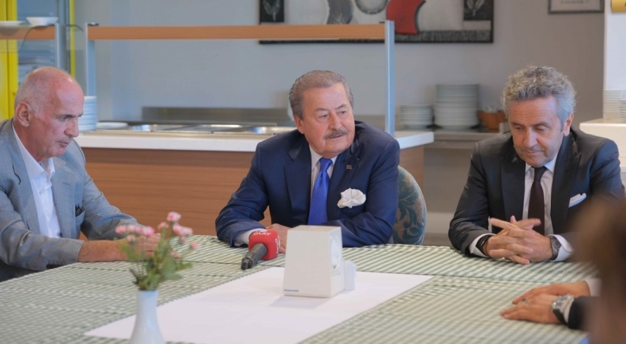 Cavit Çağlar, Bursaspor Kulübü'ne ziyarette bulundu