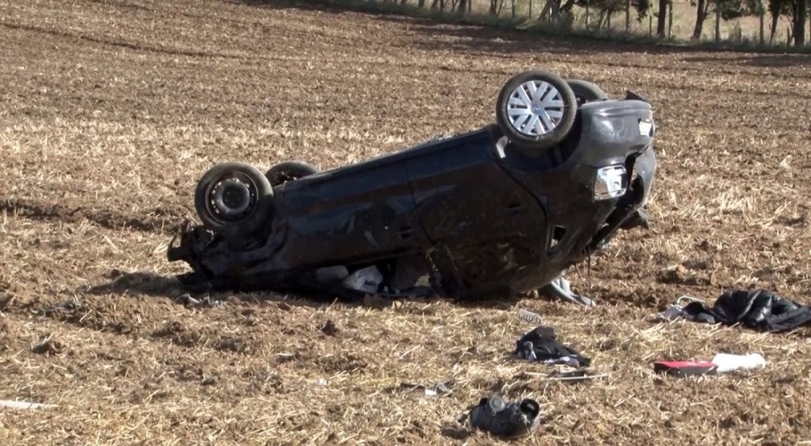 Feci kaza: Araçtan fırlayan genç kız yaşamını yitirdi