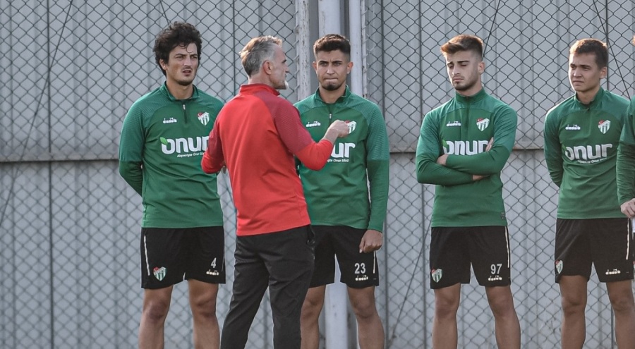 Bursaspor, Murat Sözkesen yönetiminde antrenman yaptı