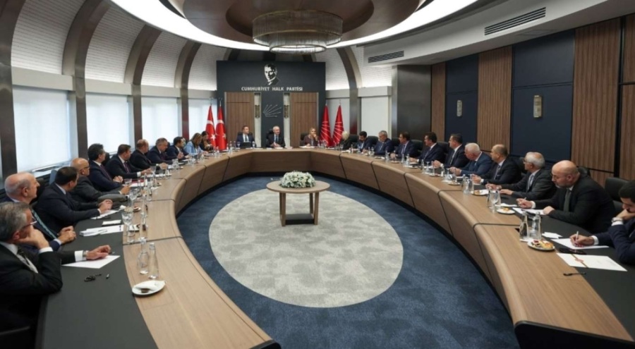 Kemal Kılıçdaroğlu, CHP'li milletvekilleri ile bir araya geldi