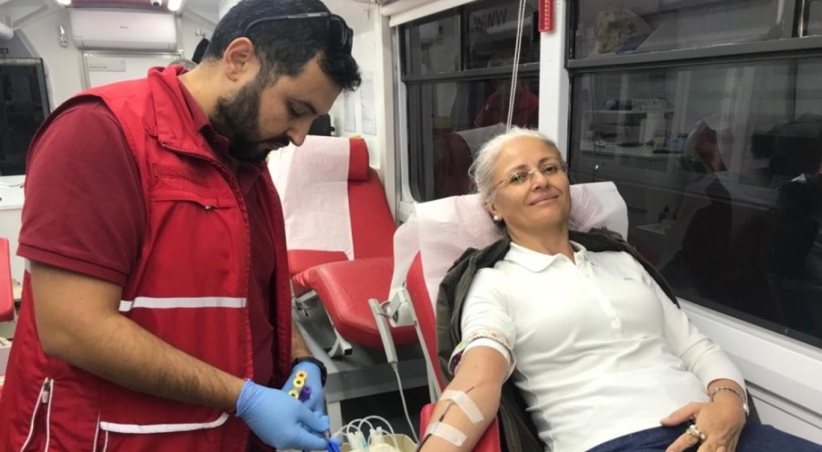 Bursa'da sağlık çalışanları kan verdi