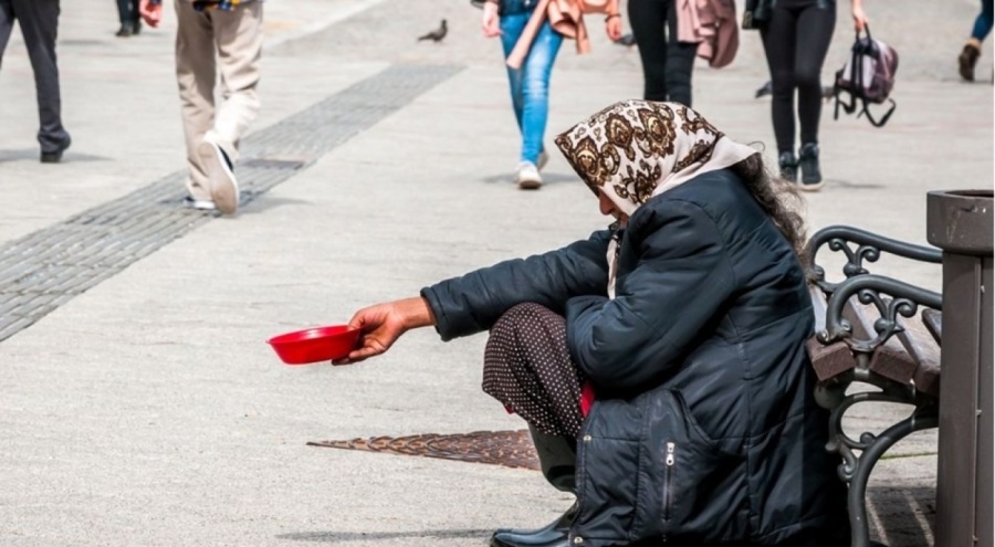 Valilik duyurdu: Dilencilere para vermek yasaklandı