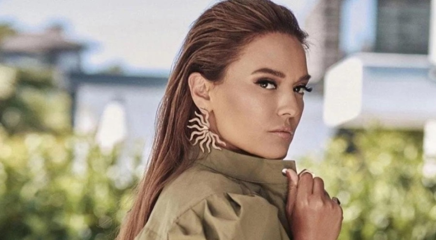 Demet Akalın, Serenay Sarıkaya'nın davet elbisesinin fiyatını açıkladı