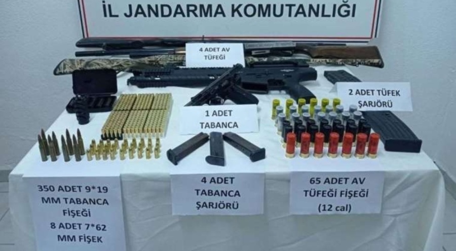 Evlerinden cephane çıktı! Düğün magandaları aranıyor