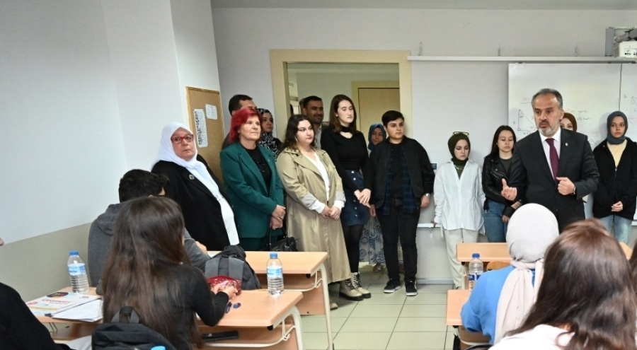 Bursa'da üniversite adaylarına yeni dönem kurslar başladı
