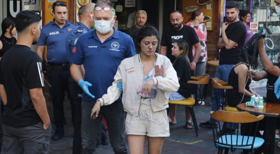 Apartmandaki yangında çok sayıda kişi dumandan etkilendi