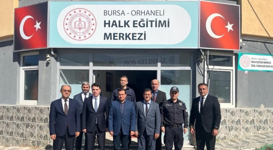 Orhaneli Kaymakamı, Halk Eğitim Merkezi Müdürlüğü'nü ziyaret etti